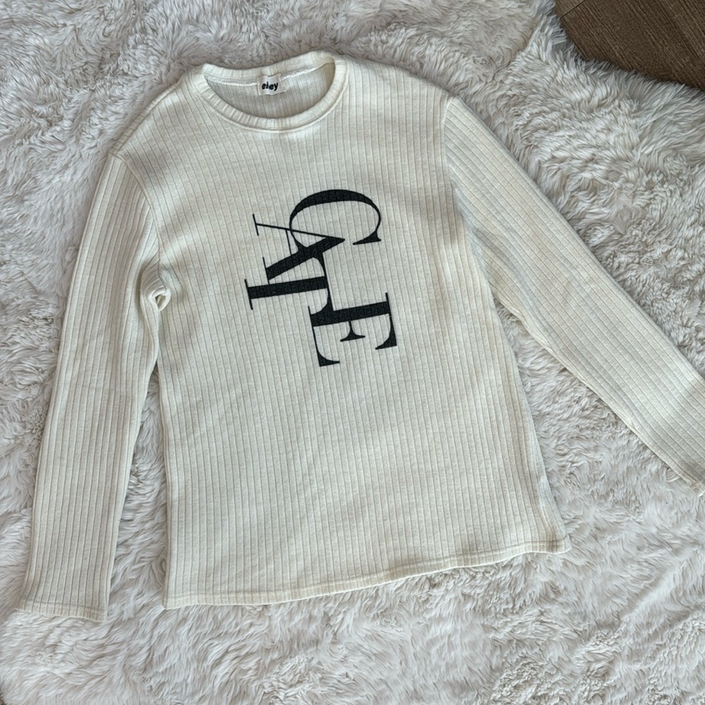 Line knit long-sleeve top